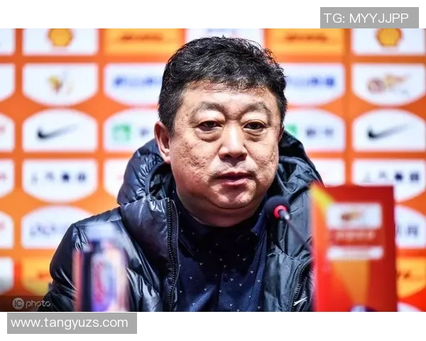 王波足球：从草根到顶尖球员的奋斗历程与梦想追逐